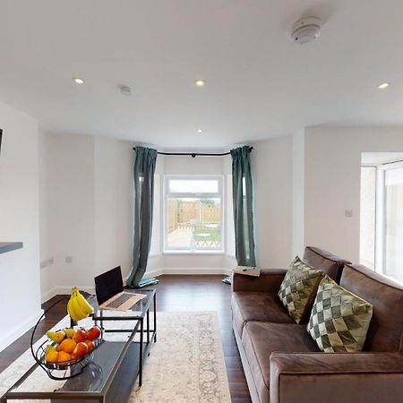 Stylish Apartment W/ Private Garden - Dog Friendly Newport  Esterno foto