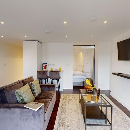 Stylish Apartment W/ Private Garden - Dog Friendly Newport  Esterno foto