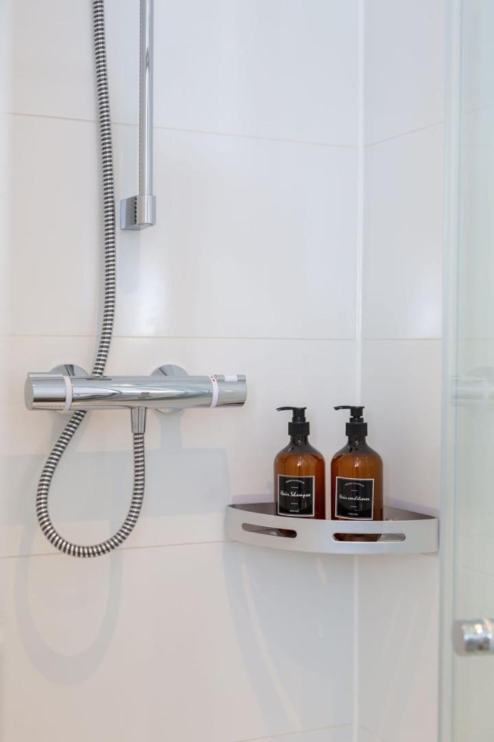 Stylish Apartment W/ Private Garden - Dog Friendly Newport  Esterno foto