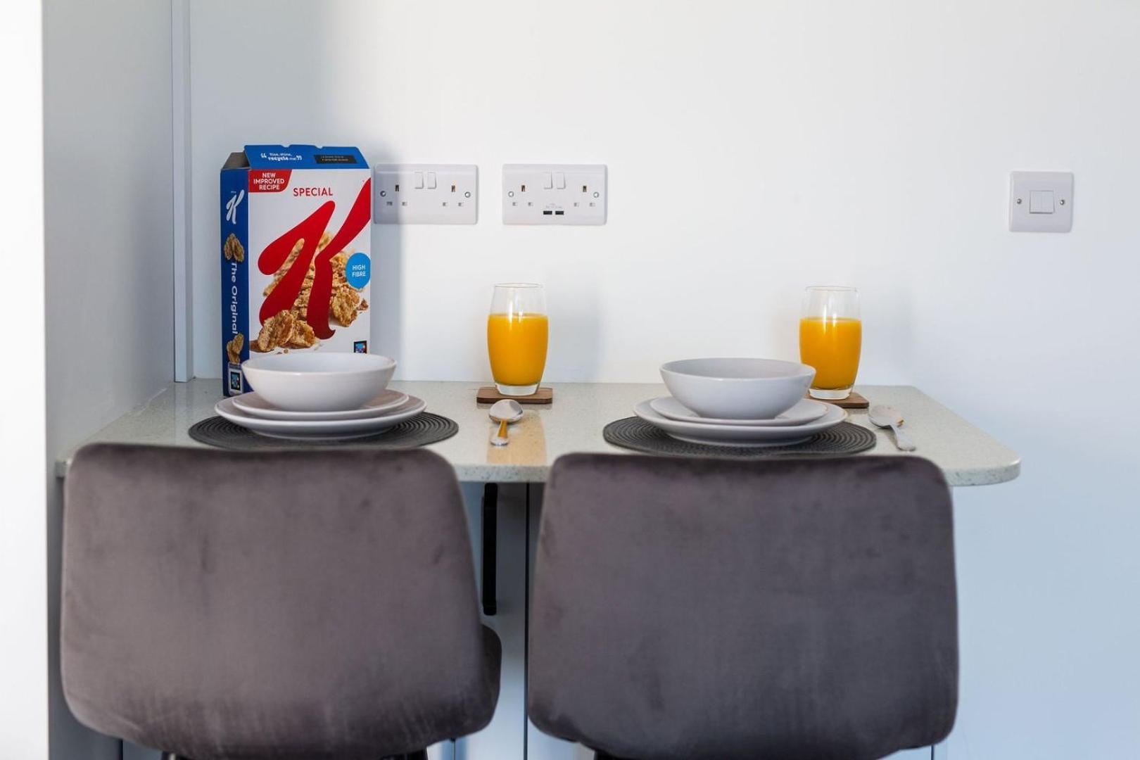 Stylish Apartment W/ Private Garden - Dog Friendly Newport  Esterno foto