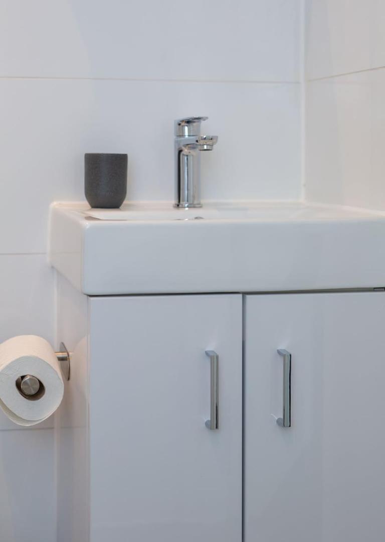 Stylish Apartment W/ Private Garden - Dog Friendly Newport  Esterno foto