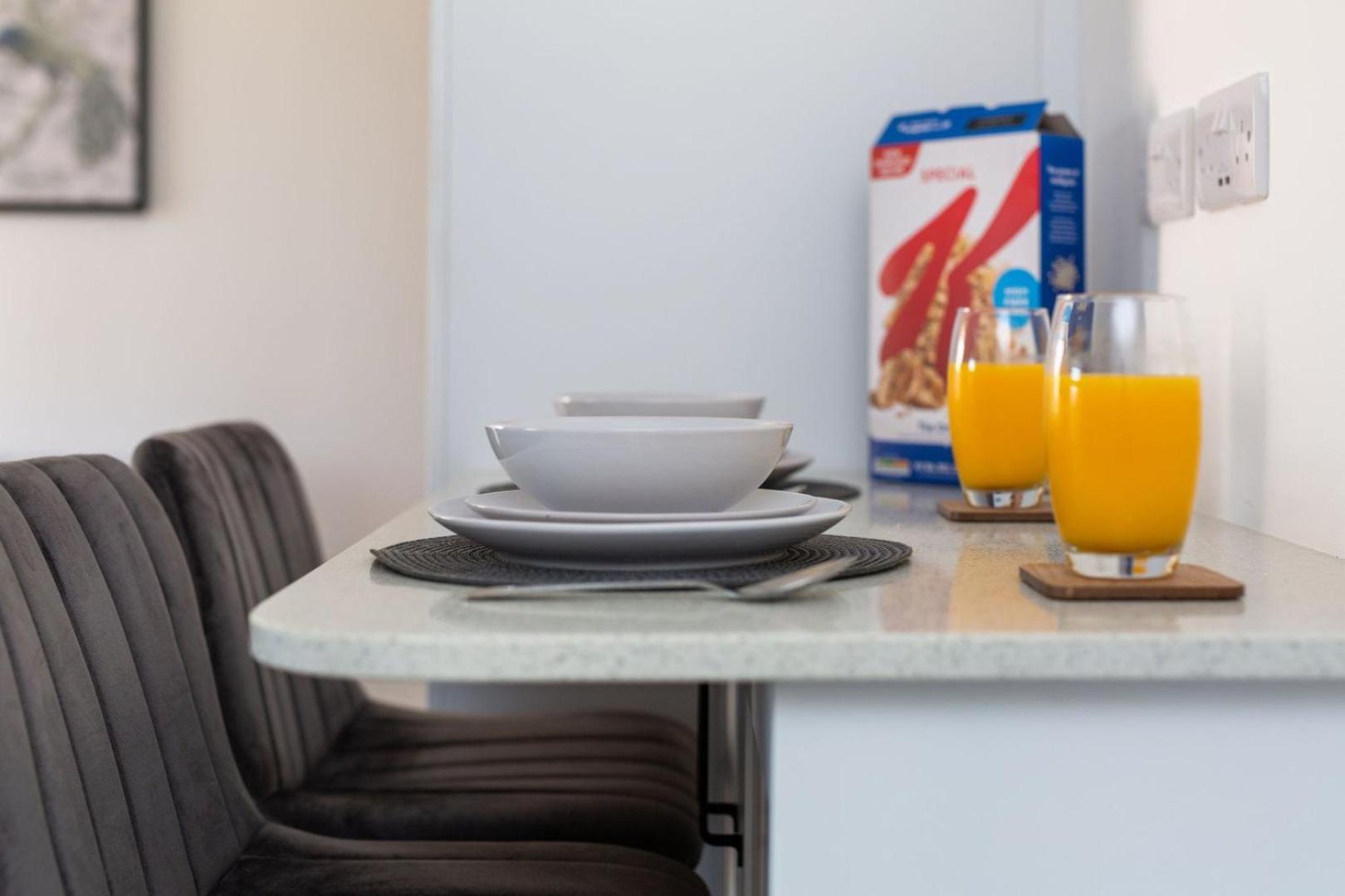 Stylish Apartment W/ Private Garden - Dog Friendly Newport  Esterno foto