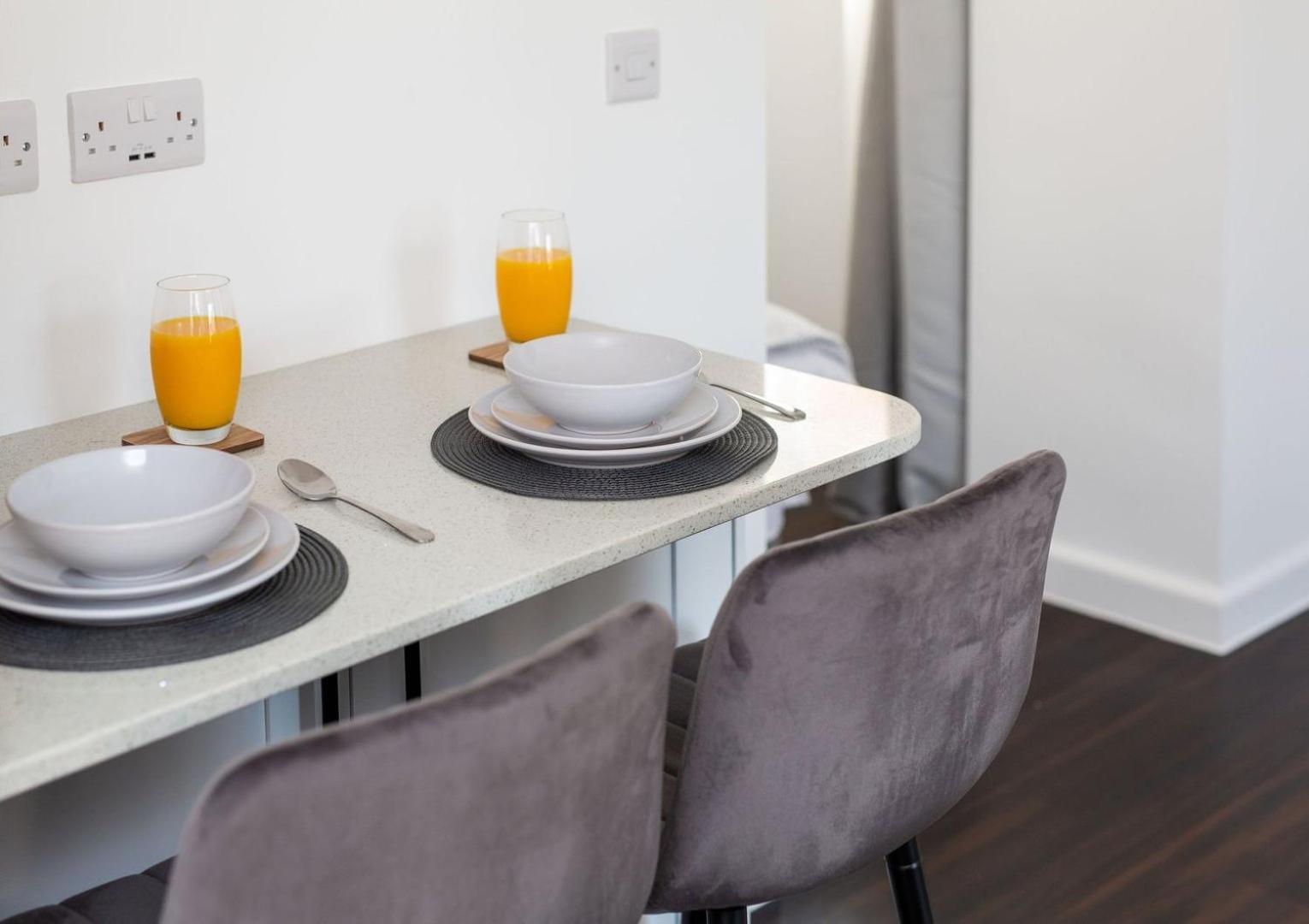 Stylish Apartment W/ Private Garden - Dog Friendly Newport  Esterno foto
