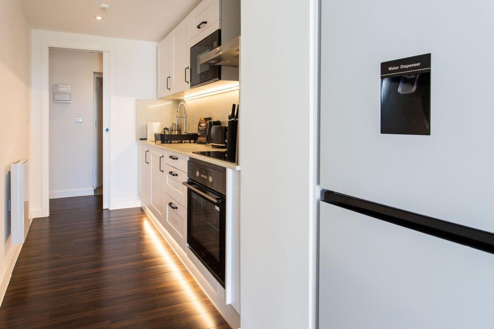 Stylish Apartment W/ Private Garden - Dog Friendly Newport  Esterno foto