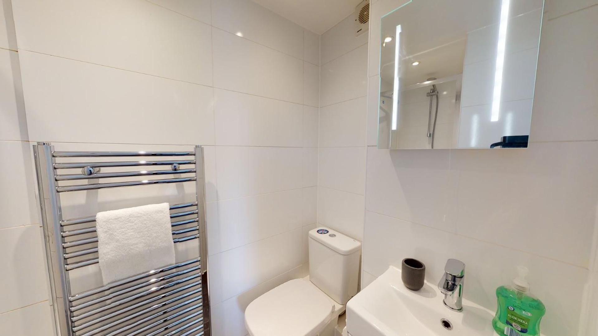 Stylish Apartment W/ Private Garden - Dog Friendly Newport  Esterno foto