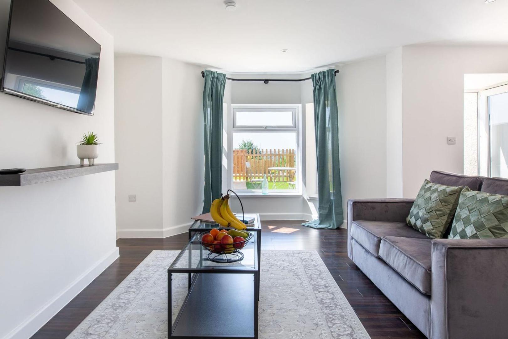 Stylish Apartment W/ Private Garden - Dog Friendly Newport  Esterno foto